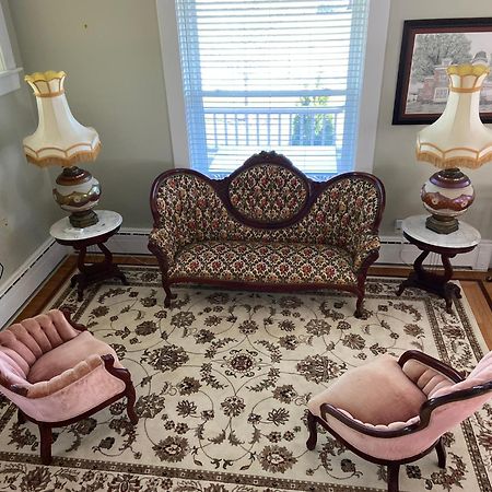 The Victorian Guesthouse Delphos Esterno foto