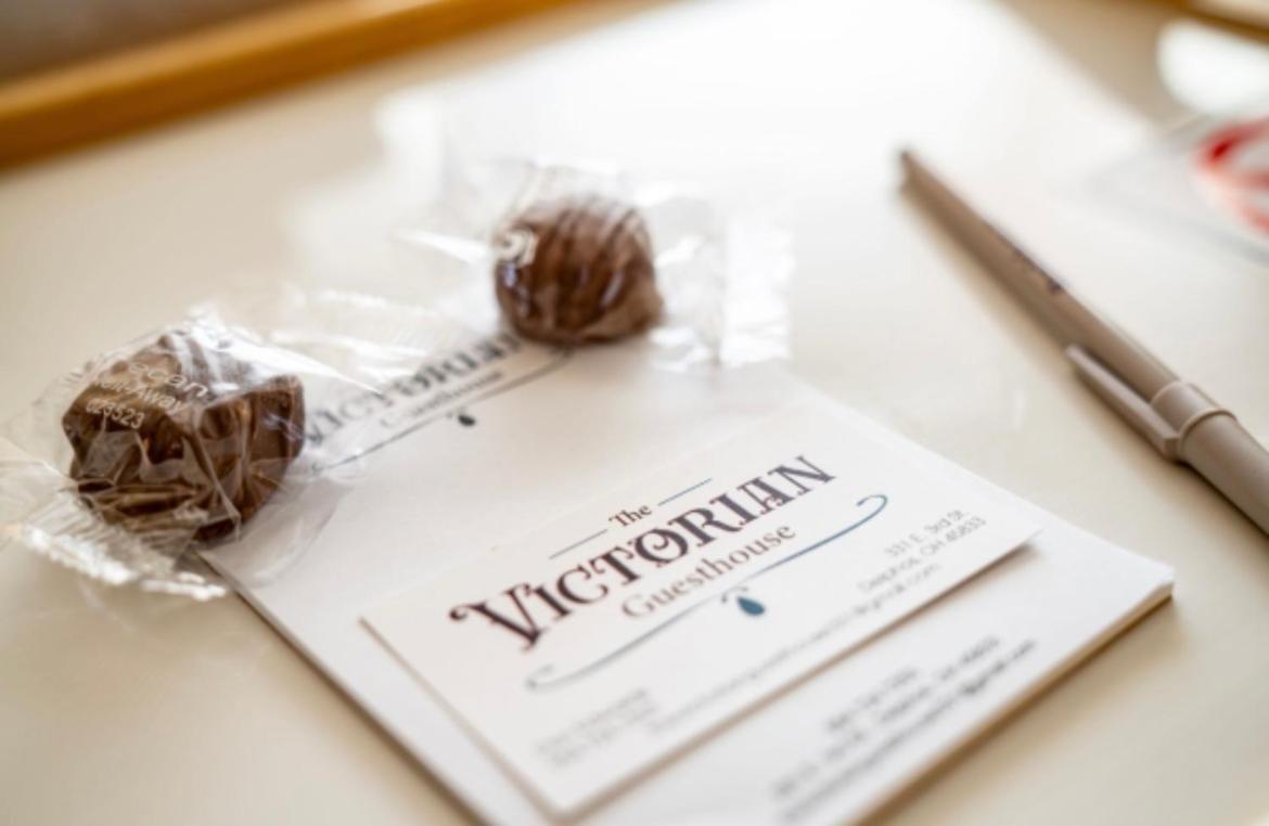 The Victorian Guesthouse Delphos Esterno foto