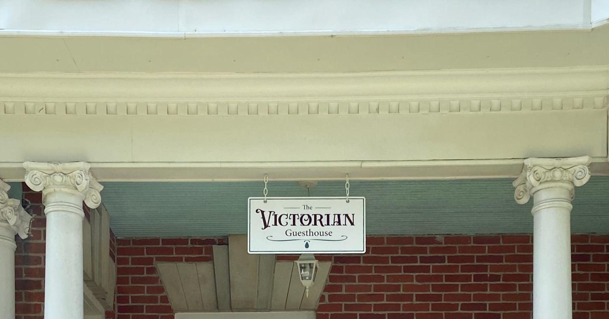 The Victorian Guesthouse Delphos Esterno foto